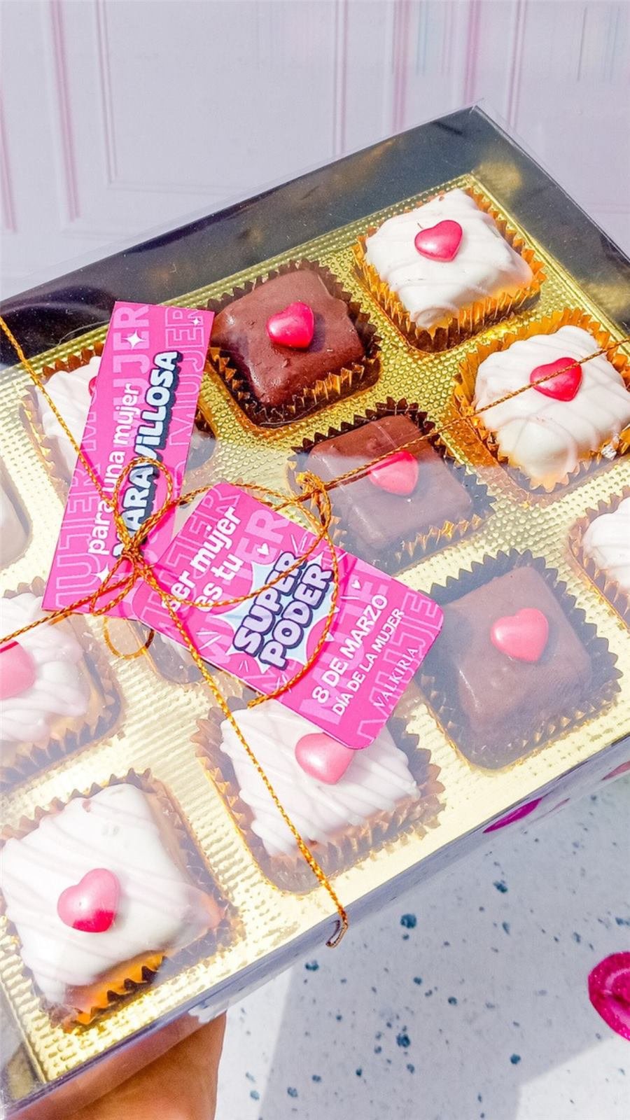 Caja personalizada Valkiria para el Día de la Mujer
